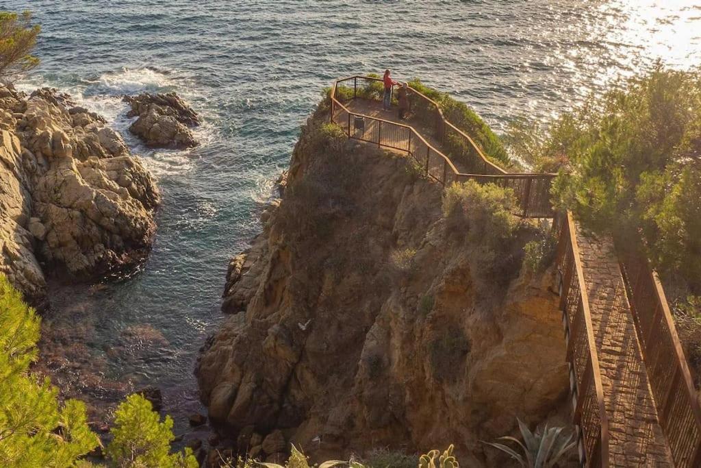 Somriu Apartament Fenals Platja 滨海略雷特 外观 照片
